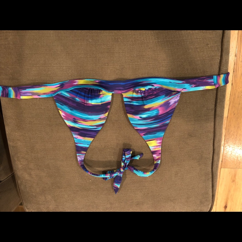 Victoria’s Secret bikini top